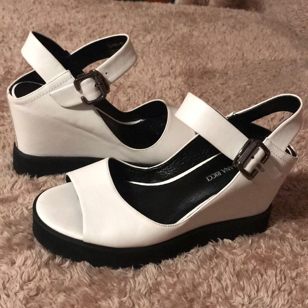 Heels - Picture 3 of 4